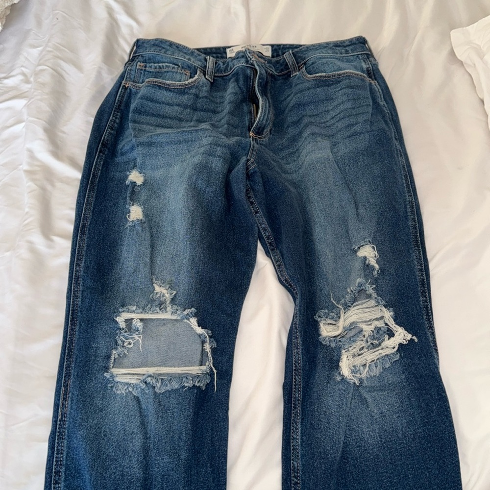 Hollister - Curvy High Rise Mom Jean